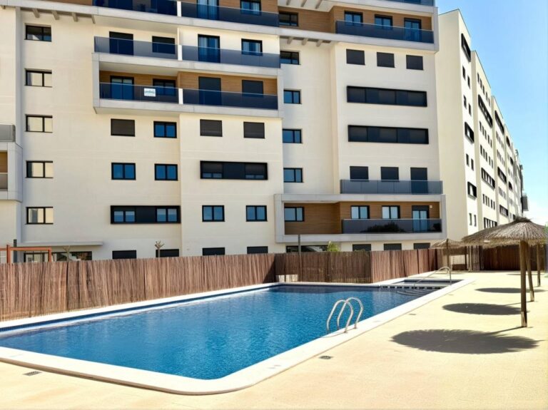Bright Apartment with Sea Breeze & All-Day Sunshine