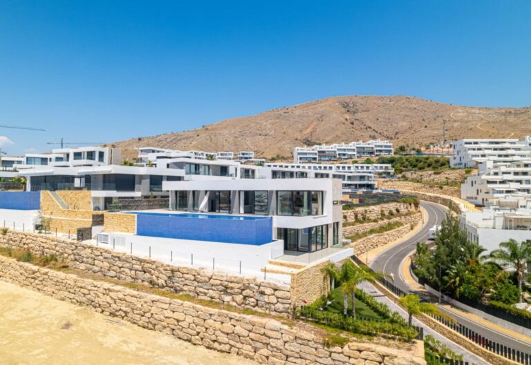 Above the Mediterranean – Luxury Penthouse Costa Blanca