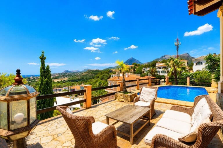 Your Dream Villa in Alfaz del Pi with Panoramic Sea Views